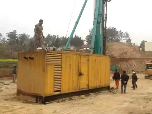 山南如何判断水冷式机油散热器密封件是否需要更换？